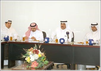 الدخيل: بن همام قال إن الكويت معه فكيف لا يعترف بحقنا في التصويت؟!