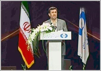 نجاد يعلن دخول إيران مرحلة إنتاج الوقود النووي: صمدنا وحققنا الإنجاز