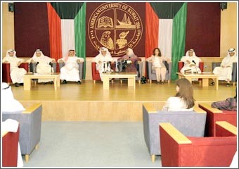 المشاركون في «أزمة الاختيار أمة 2009»: حكمة صاحب السمو في حلّ المجلس حلاً دستورياً وضعت حداً للتأزيم وأعادت البلاد لمسارها الديموقراطي