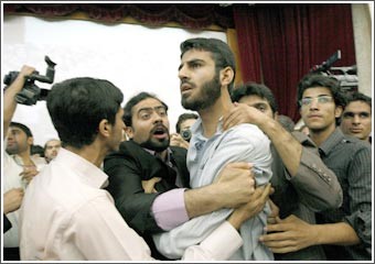 واشنطن تنفي تخفيض شروط الحوار.. ونجاد: نعد رزمة مقترحات للدول الـ 6