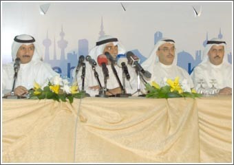 المشاركون في ندوة التجمع المهني: الكويت لا تتحمل الكثير من الأزمات والالتزام بالخطاب السامي سبيلنا للخروج من النفق المظلم