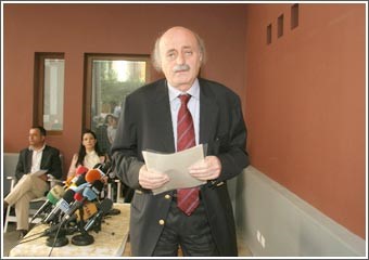 خرائط انتخابية تتبلور عشية إقفال باب الانسحاب وجنبلاط يعتذر «ضمنياً»
