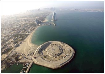 الإمارات: قرار التأشيرات المتعددة السفرات يلغي وعود شركات العقار بإقامة طويلة الأمد