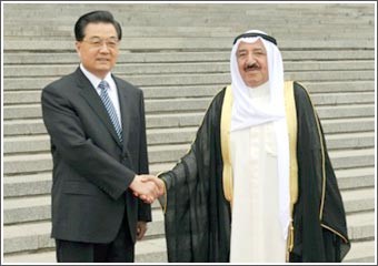 الأمير بحث مع الرئيس الصيني تعزيز العلاقات بين البلدين وآخر المستجدات على الساحتين الإقليمية والدولية والقضايا المشتركة