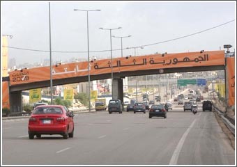لوائح 14 آذار بانتظار عودة الحريري وجنبلاط.. والجميل ينفي الخلاف مع عون