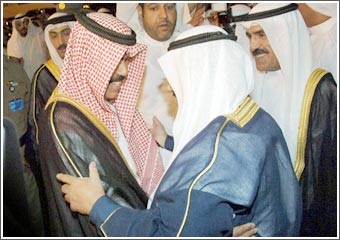 ناصر المحمد عاد للبلاد ويستقبل المهنئين الأربعاء: أبناء الكويت جُبلوا  على الحب والتآزر والحرص على وحدة الوطن