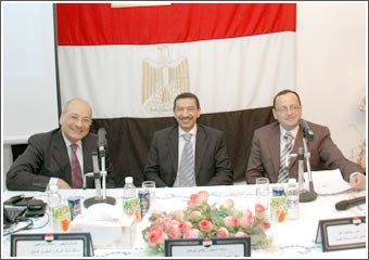 أبوالعيون: قانون «الاستقرار» حصيف والاندماجات الحل المناسب بالخروج من الأزمة