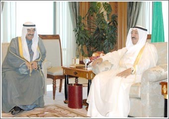 الأمير بعث ببرقيات شكر لكبار مسؤولي الدولة لمساهمتهم في إنجاح الانتخابات: جهودكم مكّنت المواطنين من أداء واجبهم بكل يسر وإبراز الوجه الحضاري للبلاد