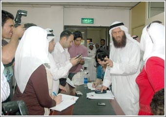 خالد السلطان: سأتخارج من حصتي في «مركز سلطان» إن لم يتم منع بيع المحرمات بمراكزها في بيروت