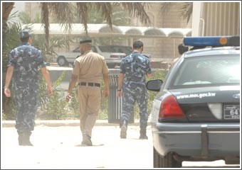 النيران التهمت 3 مركبات وقنبلة بلا صاعق تستنفر النجدة والأمن والمتفجرات