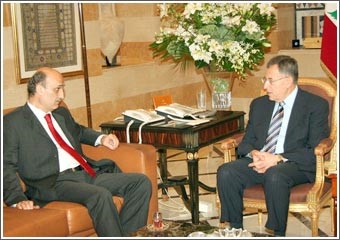 بيارق بري تتحرك في اتجاه مجلس النواب وطبول الحريري على أبواب السراي الكبير