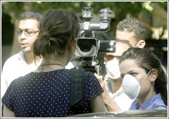 ضربات إنفلونزا الخنازير تتواصل .. والقلق يسود «المطار»