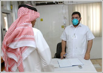 «الصحة» تعلن عن إصابة جديدة بإنفلونزا الخنازير والعدد يرتفع إلى 7 وصالات انتظار  «السارية» امتلأت بالمراجعين بعد اتساع دائرة الاشتباه