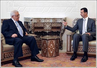 الأسد وعباس يؤكدان ضرورة توحيد المواقف العربية لمواجهة السياسة الإسرائيلية