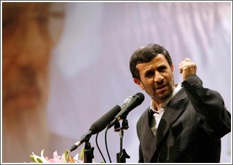 نجاد يصف تصريحات أوباما بـ «قلة الأدب» ورفسنجاني يعلن ولاءه المطلق لخامنئي