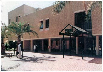 عبدالرحيم ذياب: تعميم جميع النظم واللوائح المتعلقة بشؤون الطلبة على «سي دي»  وتوزيعها على الكليات والطلبة وإجراء دراسة ميدانية عن العنف الطلابي أثناء الانتخابات