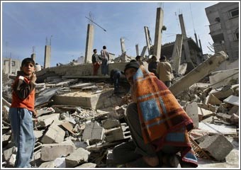 جنود إسرائيليون يكشفون: استخدمنا المدنيين كدروع بشرية خلال الحرب على غزة