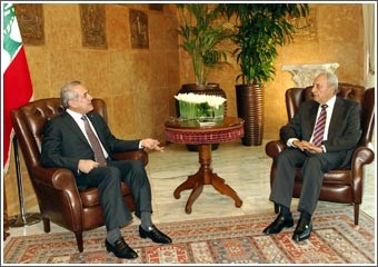 الحريري أعلن التوصل إلى صيغة نهائية لتشكيل الحكومة وبدء مرحلة «توزيع الحقائب»