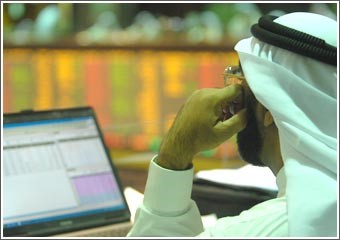 إقفالات الثواني الأخيرة والإغلاقات الشهرية للصناديق تقودان السوق إلى الارتفاع