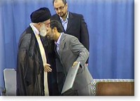 خامنئي ينصب نجاد لولاية ثانية: أعيّن الرجل الشجاع لرئاسة الجمهورية