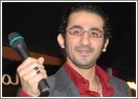 أحمد حلمي «عايش» في الإذاعة