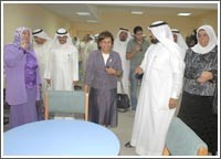 الحمود: اتخاذ جميع الإجراءات لمواجهة إنفلونزا الخنازير وننتظر تسلم المعدات الطبية والممرضين وجار استكمال الاستعدادات لاستقبال الطلبة