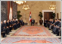 أجواء «مكهربة» بين بري والحريري.. والمعارضة تمتنع عن تسمية رئيس للحكومة