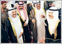 صاحب السمو بحث مع رئيس وزراء البحرين سبل دعم أطر التعاون الثنائي