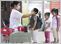 الإصابات بإنفلونزا الخنازير بلغت أكثر من 308 آلاف وحضور متواضع في مدارس الإمارات بسبب الوباء 