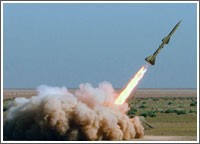 إيران تواصل التحدي: اختبار صاروخ قادر على بلوغ إسرائيل والخليج اليوم