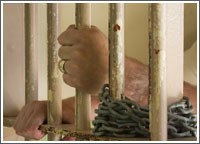 النصّاب الظريف: اتهمت بالاستيلاء على نصف مليون دينار من 22 شخصاً وأقنعتهم بتحويل الـ 100 إلى 10 آلاف دينار في البورصات العالمية