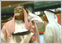 عمليات جني الأرباح تدفع مؤشري السوق للهبوط في تداولات نشطة نسبياً