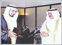 د. فؤاد العمر لـ «الأنباء»: القيادي الناجح لابد أن يتمتع بسعة الصدر وعلى المسؤولين أن يفتحوا قلوبهم وأبوابهم ليحققوا الإنجازات