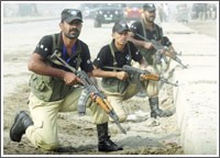 عشرات القتلى بهجمات لطالبان على مراكز للشرطة في لاهور 