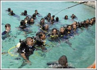 حكومة المالديف تواجه تهديد غرق بلادها برسالة من تحت الماء للحدّ من الاحتباس الحراري