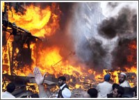 باكستان: تفجير دموي يهزّ بيشاور بعد ساعات من وصول كلينتون