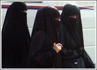مجمع البحوث الإسلامية يؤيد رسمياً قرار طنطاوي بحظر النقاب