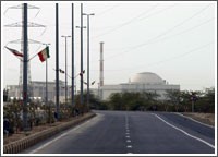 موسكو ترجئ بدء العمل بمنشأة بوشهر الإيرانية و«الذرية» قلقة وتريد من طهران توضيحات حول مفاعل «قم»