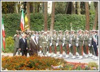 رئيس الوزراء: زيارتي لطهران تأتي في إطار الحرص على توطيد العلاقات الثنائية وتبادل وجهات النظر حول مجمل القضايا الإقليمية والدولية