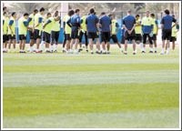 الجماهير تترقب نجوم برشلونة للاستمتاع بالسحر الكاتالوني أمام «السفير»