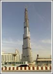 برج دبي يتحدى ديون الإمارة وأزمتها ويستعد لدخول «غينيس» 