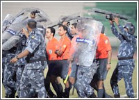 العربي يطالب بعدم إسناد مبارياته للعنزي