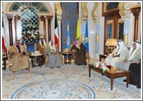 الأمير تسلّم رسالة من خادم الحرمين حول العلاقات الثنائية والقضايا المشتركة
