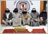 دلال السمك أرشد «المكافحة» عن شركائهوضبط 3 وافدين في شقة للتعاطي بالسالمية