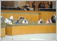 خلاف نيابي حال دون التصويت على إسقاط فوائد القروض وتحذير حكومي بردّ القانون في حال الإصرار على إقراره