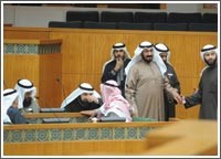 خلاف نيابي حال دون التصويت على إسقاط فوائد القروض وتحذير حكومي بردّ القانون في حال الإصرار على إقراره