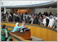 خلاف نيابي حال دون التصويت على إسقاط فوائد القروض وتحذير حكومي بردّ القانون في حال الإصرار على إقراره
