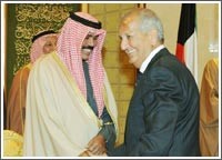 وجهاء الكويت نقلا عن صاحب السمو عززوا اللحمة الوطنية وتازروا وانبذوا الخلافات لان الكويت هي وطن الجميع