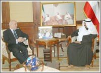 محمد الصباح التقى الجعفري والرئيس التنفيذي للمعهد الدولي للدراسات الاستراتيجية