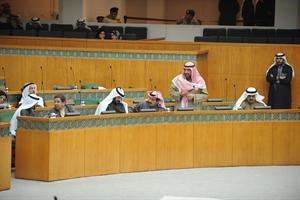 الشيخ احمد الفهد في جلسة امس
